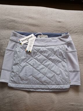 New w/ Tags Smartwool Women's Sport Skirt Size Medium Icy Nightfall Blue Pockets
